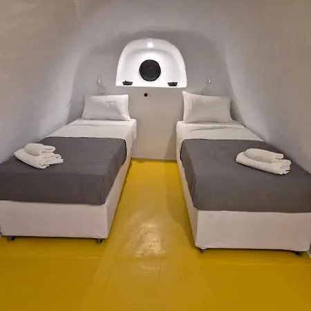 Kristy Cave House Willa *