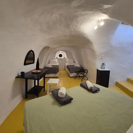 Villa Kristy Cave House *