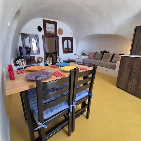 Kristy Cave House Villa *