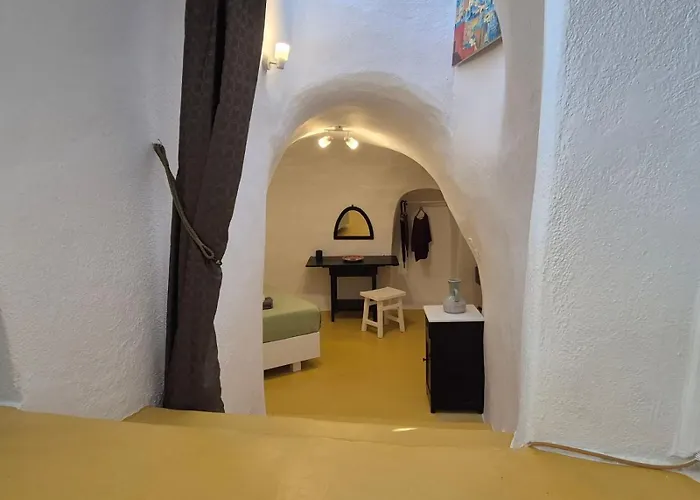 Kristy Cave House * Oia (Santorini)