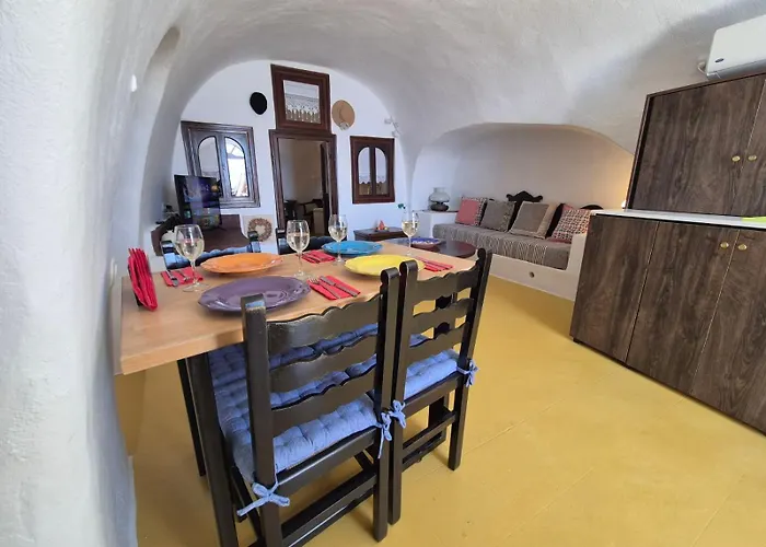 Kristy Cave House Villa *